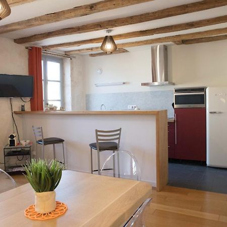 Appartement A-Mi-Chemin - Centre-Ville De Tournus Exterior photo
