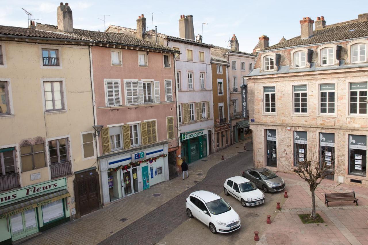 Appartement A-Mi-Chemin - Centre-Ville De Tournus Exterior photo