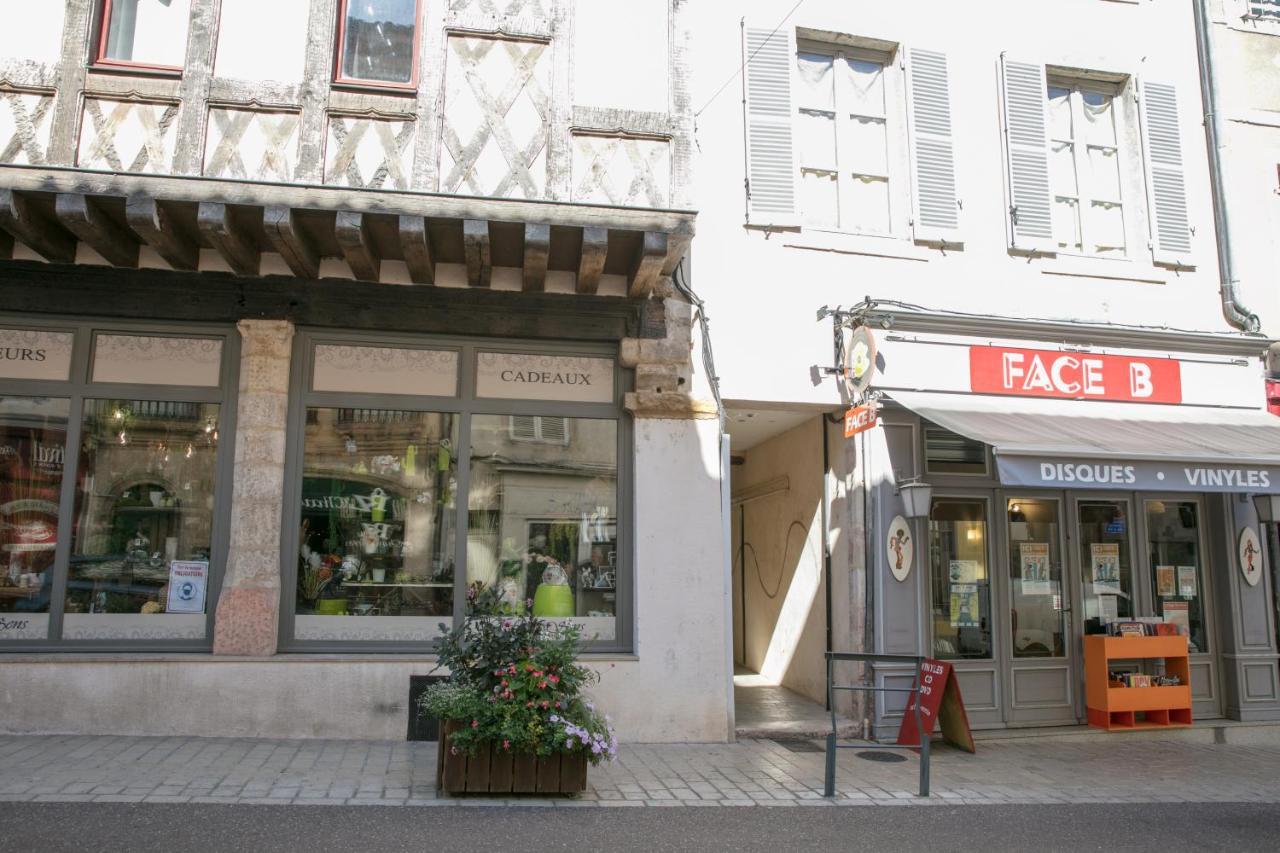 Appartement A-Mi-Chemin - Centre-Ville De Tournus Exterior photo